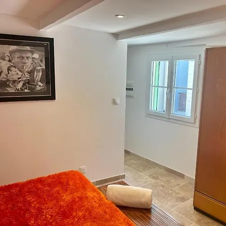 Apartment Pres De La Place Des Lices