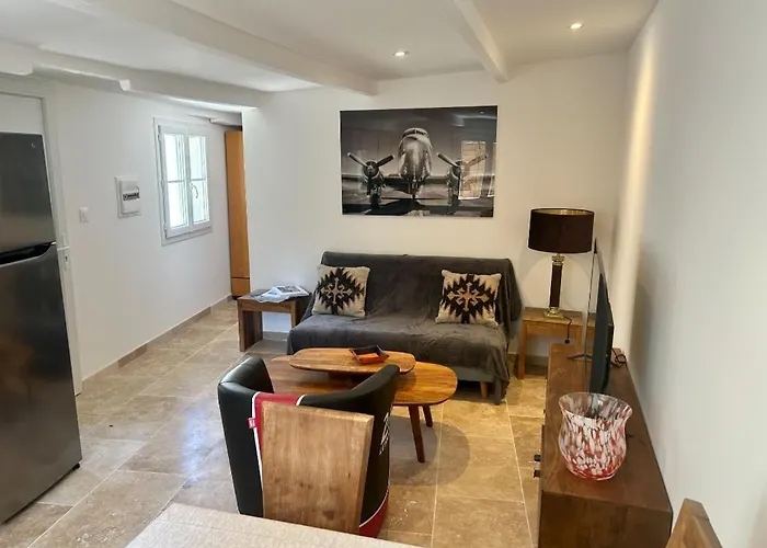 Apartment Pres De La Place Des Lices