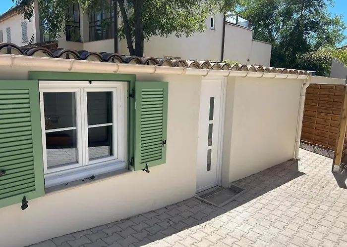 Pres De La Place Des Lices Lägenhet *